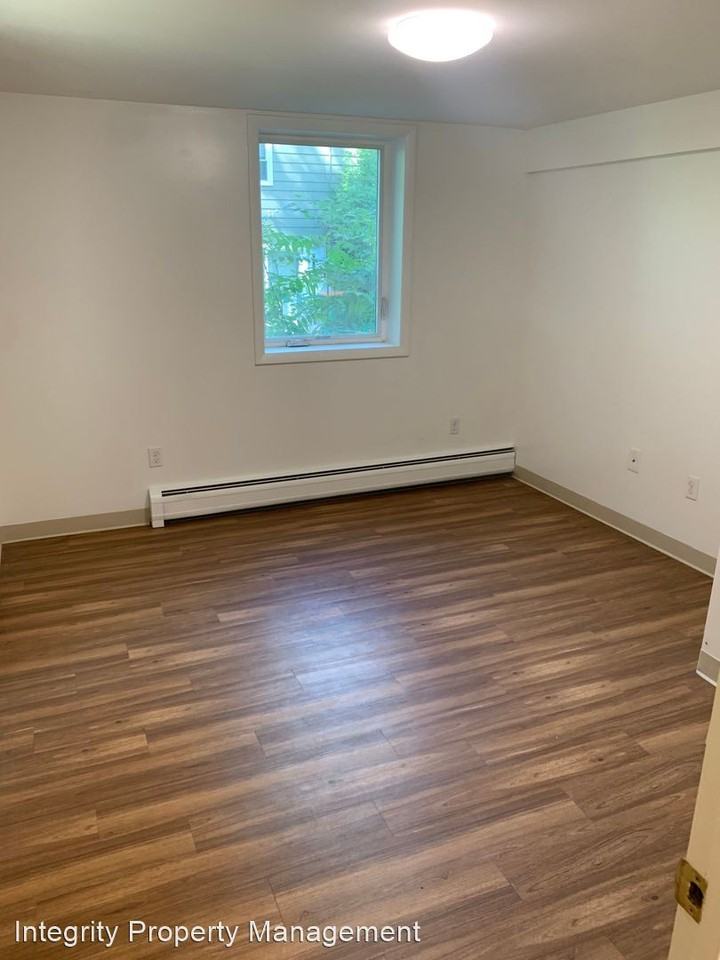 Student Housing-House Share - Photo 3 of 20