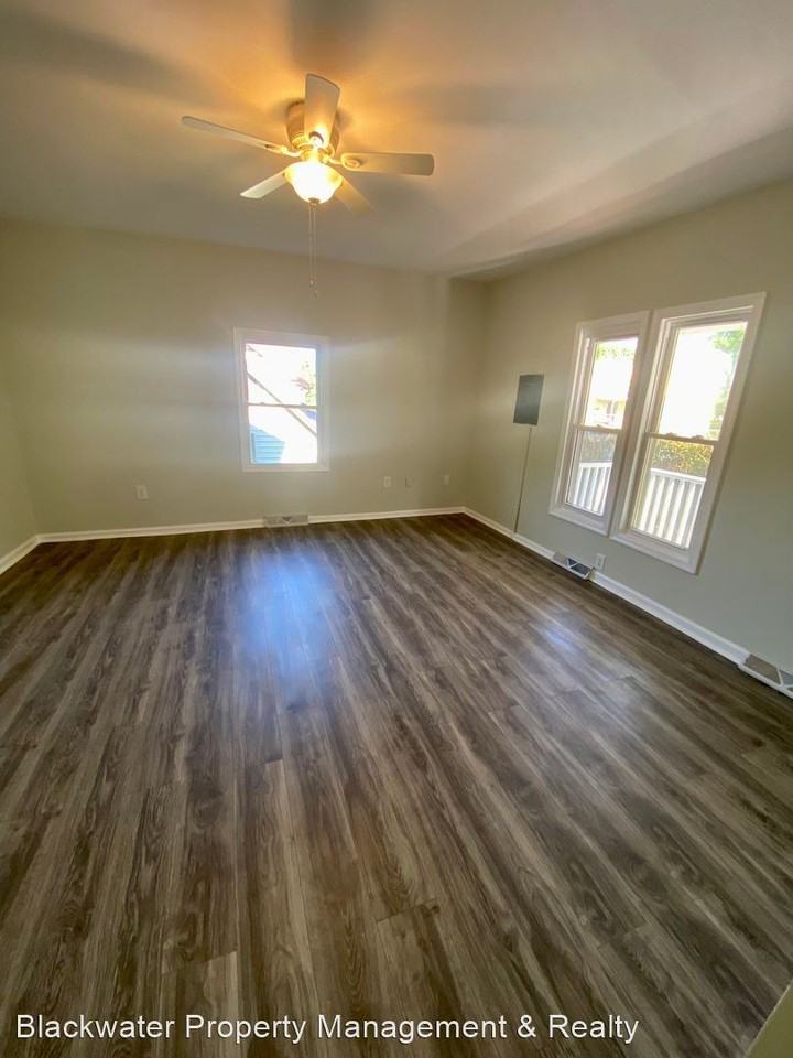 1928 Cherry St - Photo 2 of 13