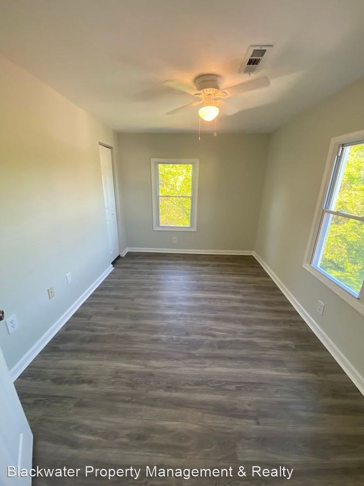 1928 Cherry St - Photo 3 of 13