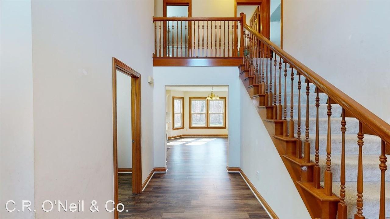 971 Bryn Mawr Dr - Photo 2 of 17