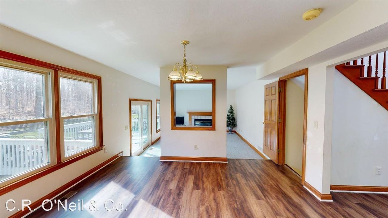 971 Bryn Mawr Dr - Photo 3 of 17