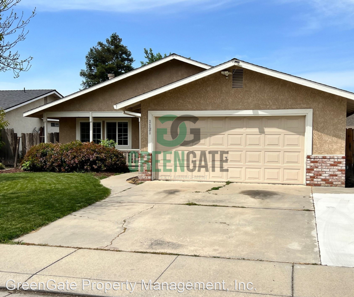 1121 Yellowstone Ave - Photo 3 of 17
