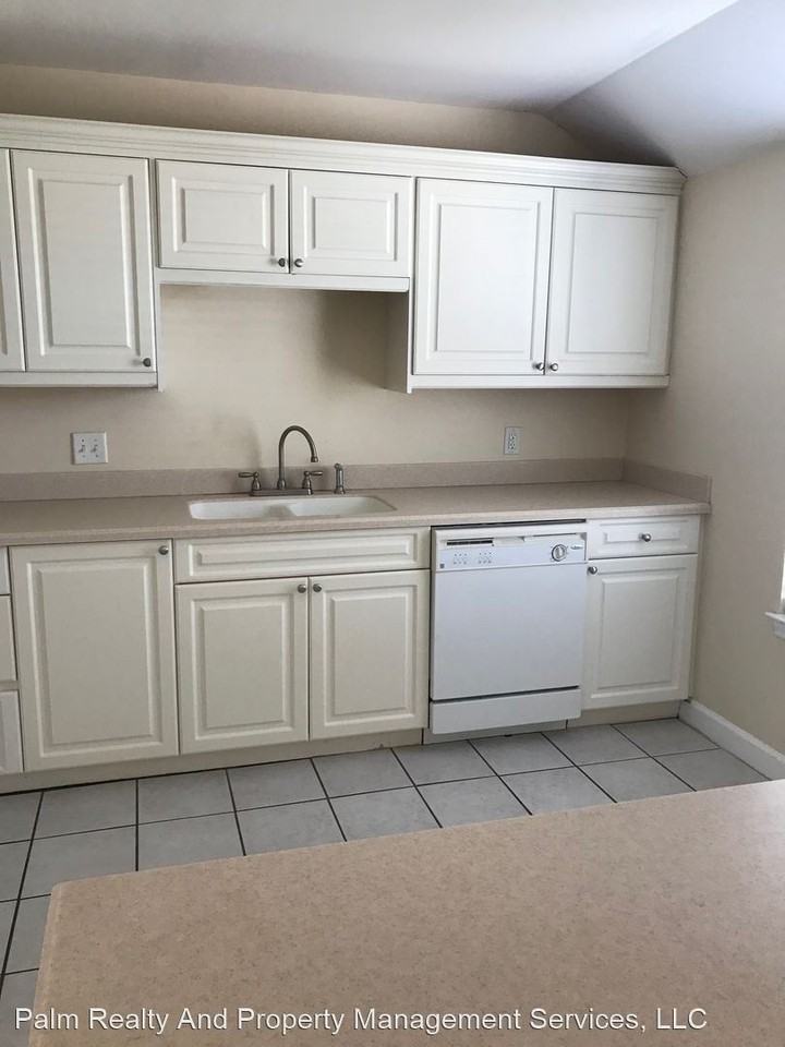 301 Nautilus St - Photo 2 of 13