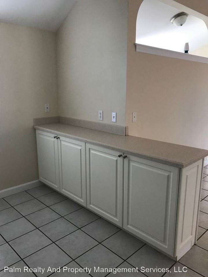 301 Nautilus St - Photo 3 of 13