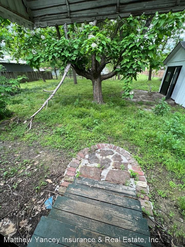 3305 Spradling Ave - Photo 3 of 13