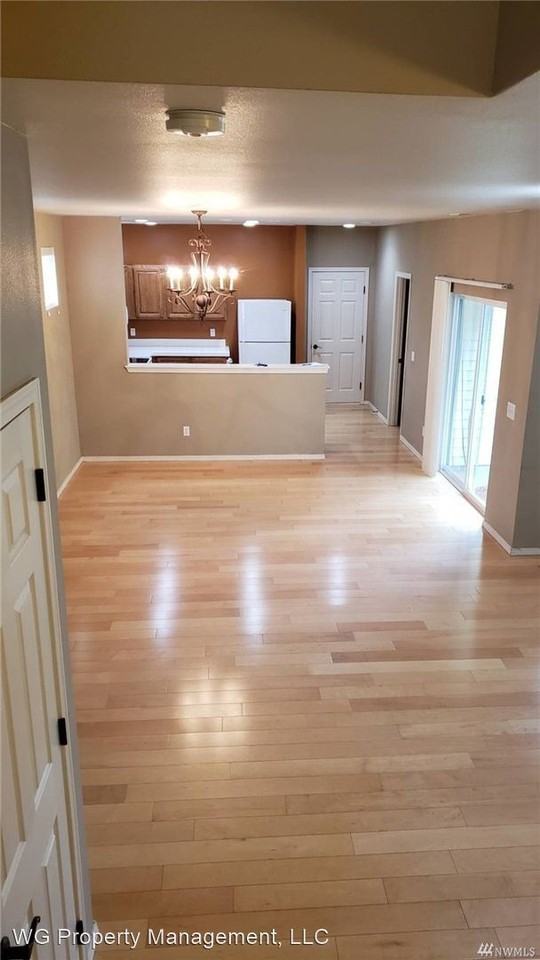 4305 Mckinley St Ne - Photo 2 of 14