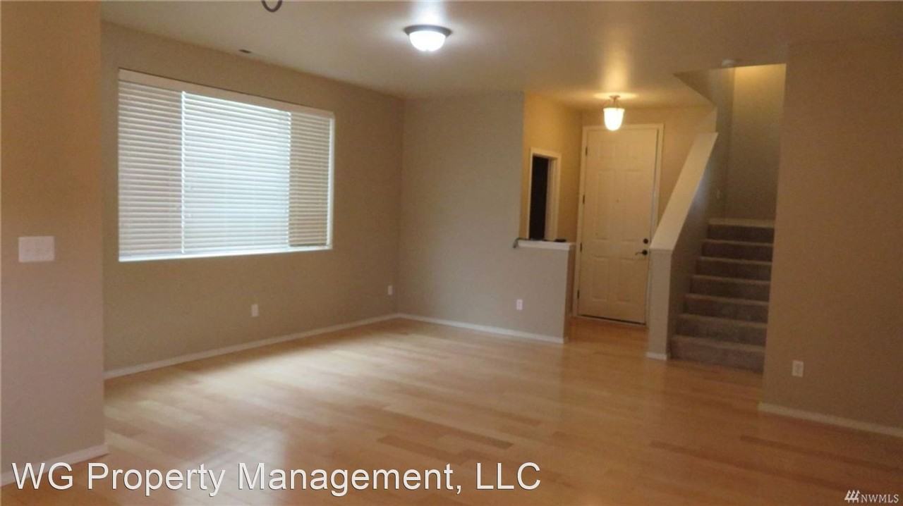 4305 Mckinley St Ne - Photo 3 of 14