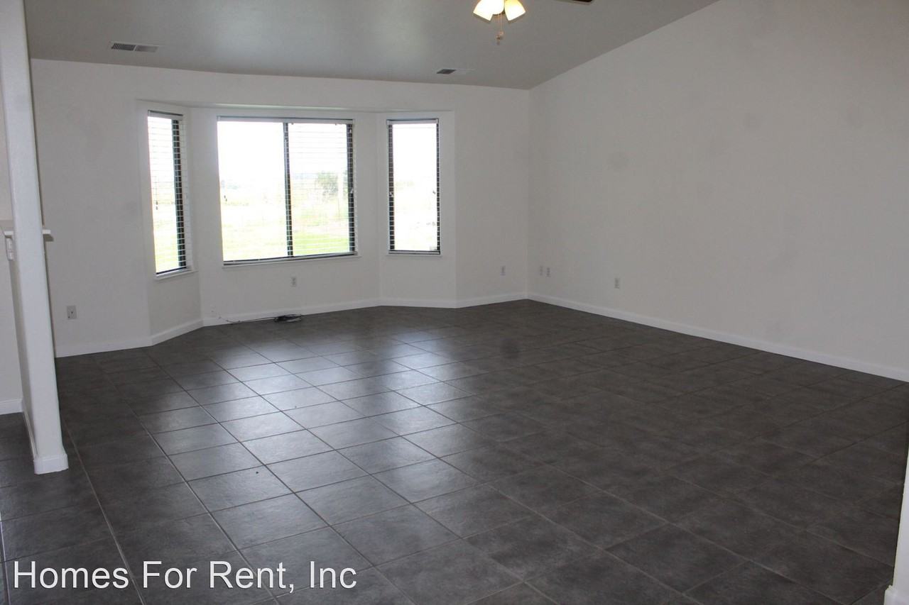 28544 Indian Reservation Rd - Photo 2 of 14
