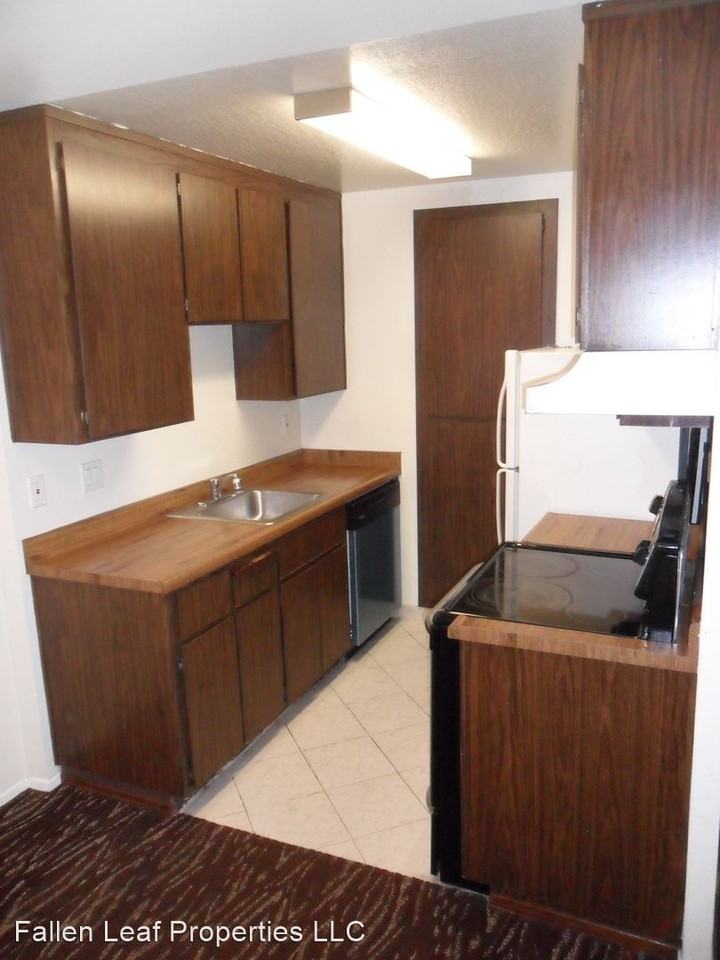 14399 Doolittle Dr - Photo 2 of 7