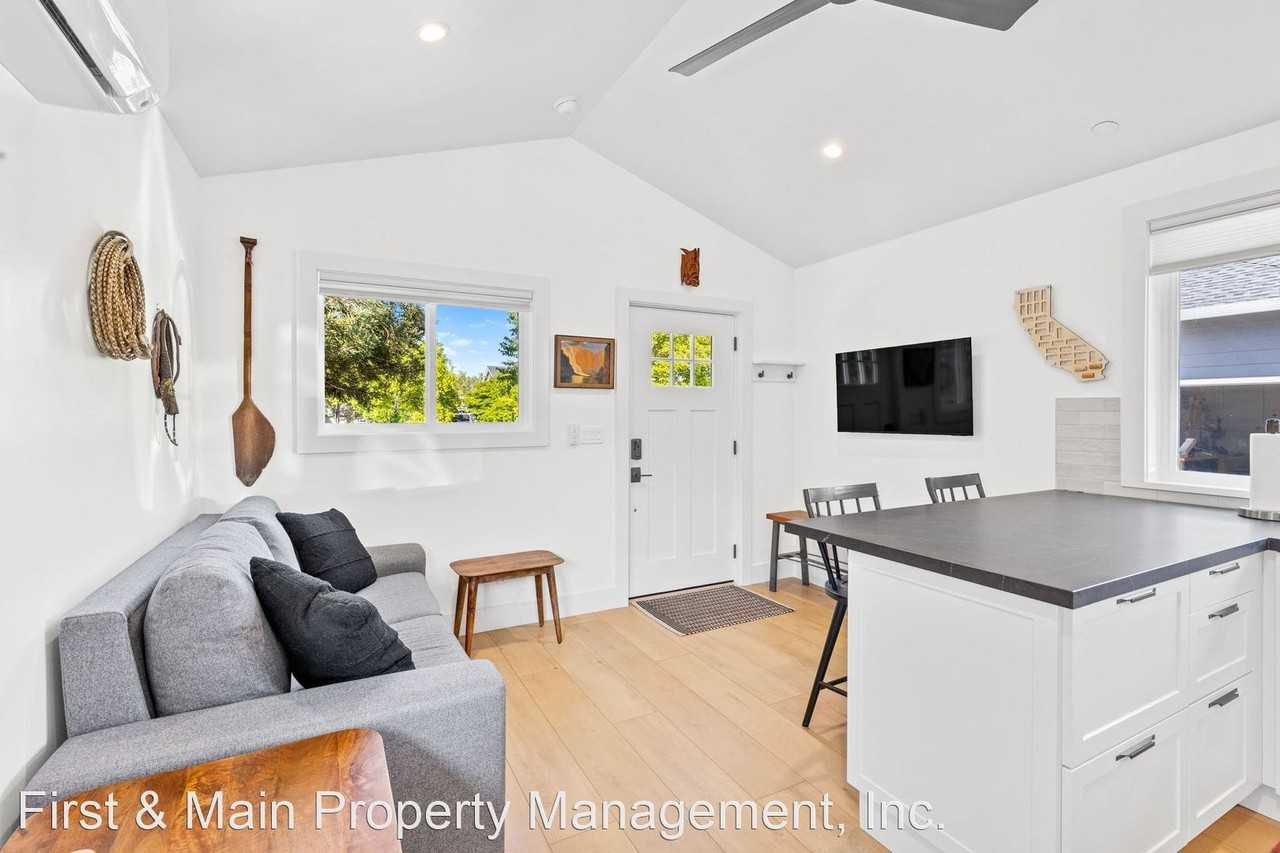 19A Packard Ct - Photo 3 of 29