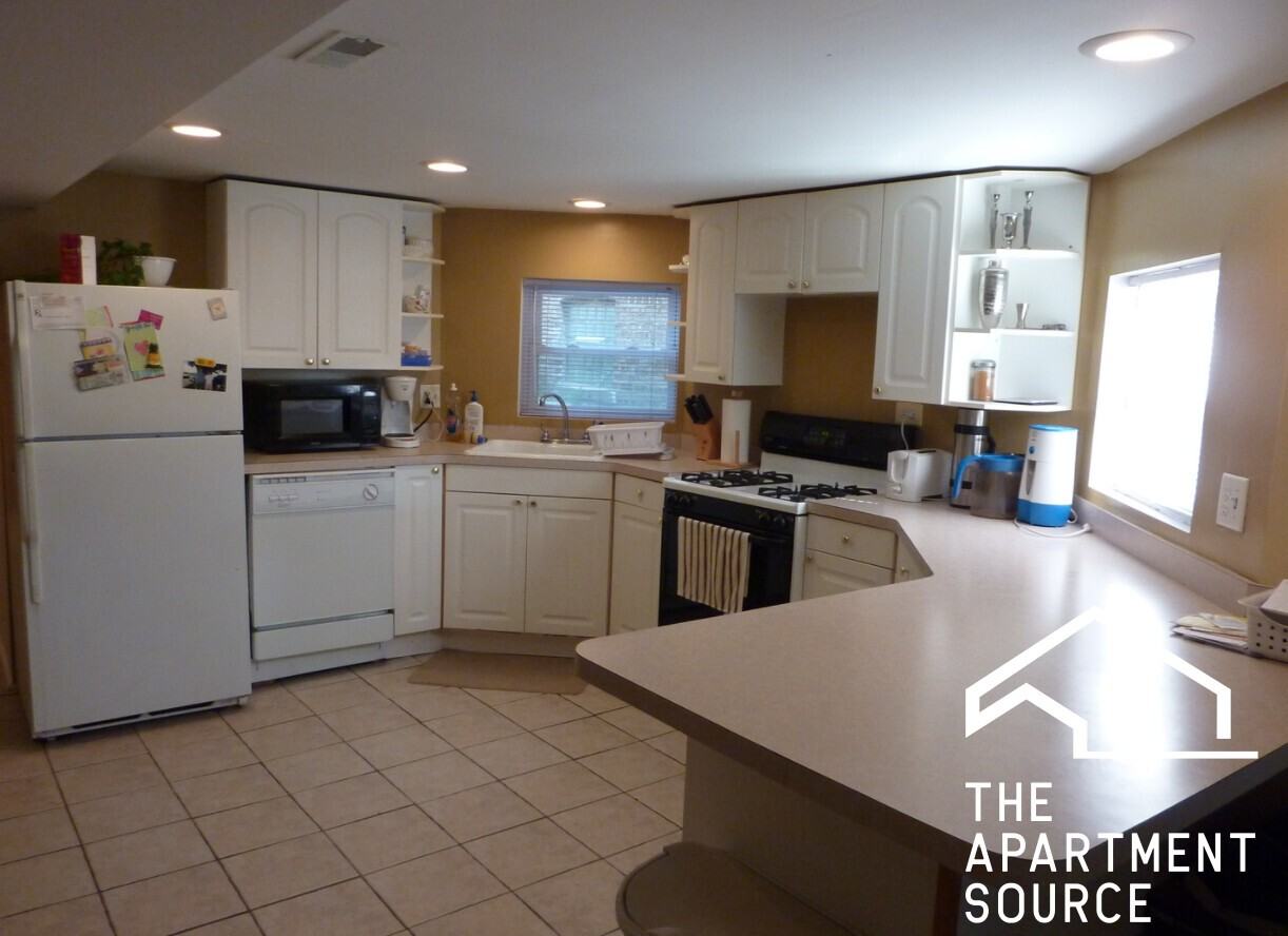 4039 N Long Ave #G - Photo 2 of 10