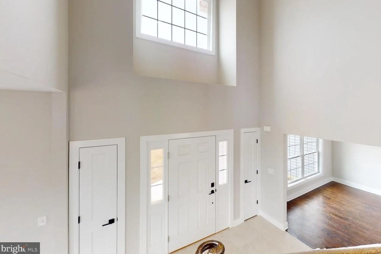 6 Nicole Ct - Photo 2 of 7