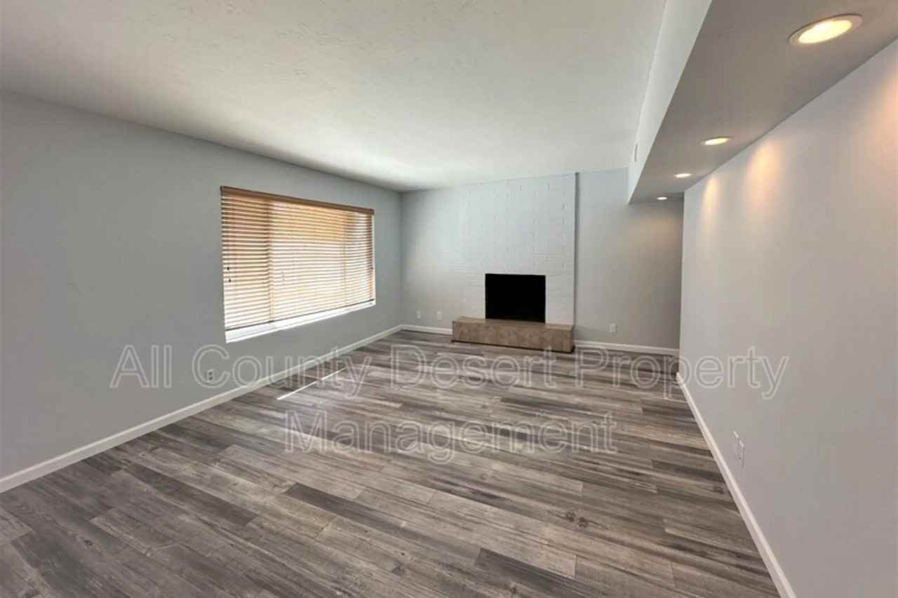 44625 Las Flores Ln - Photo 2 of 5