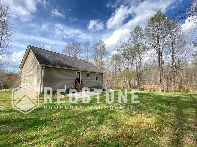 3903 Johns Creek Dr - Photo 2 of 28