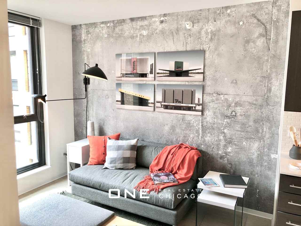 W Superior St #6 - Photo 4 of 20