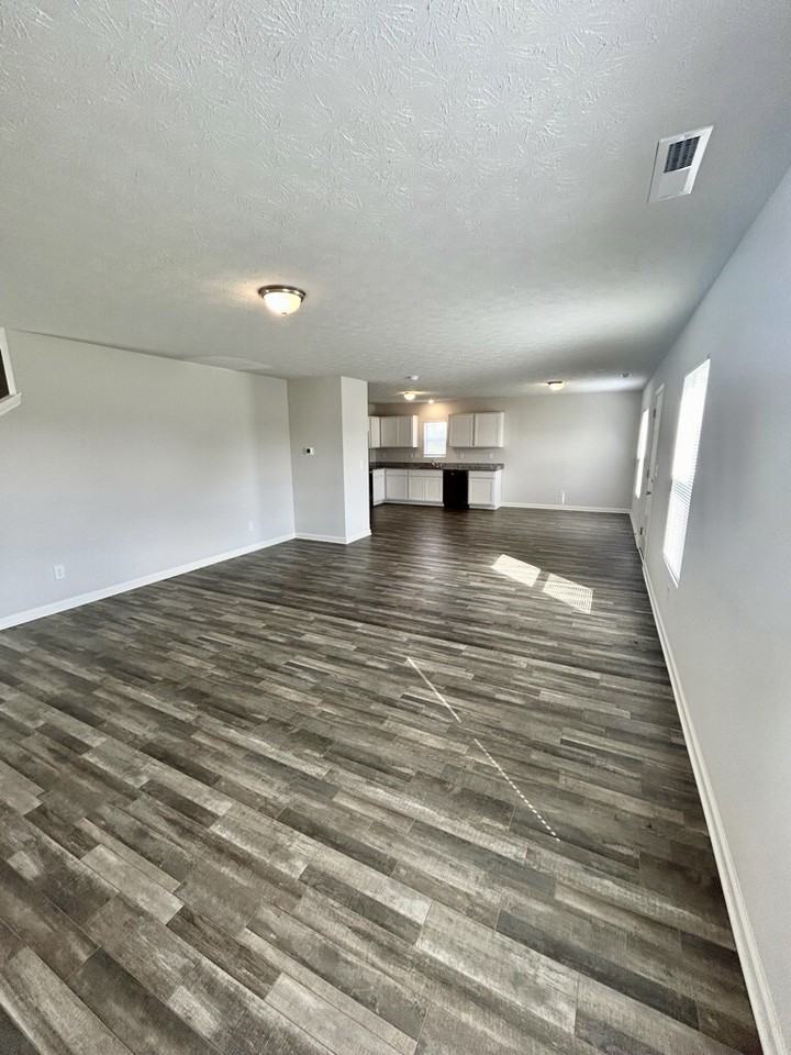 2900 Shasta Dr - Photo 2 of 18