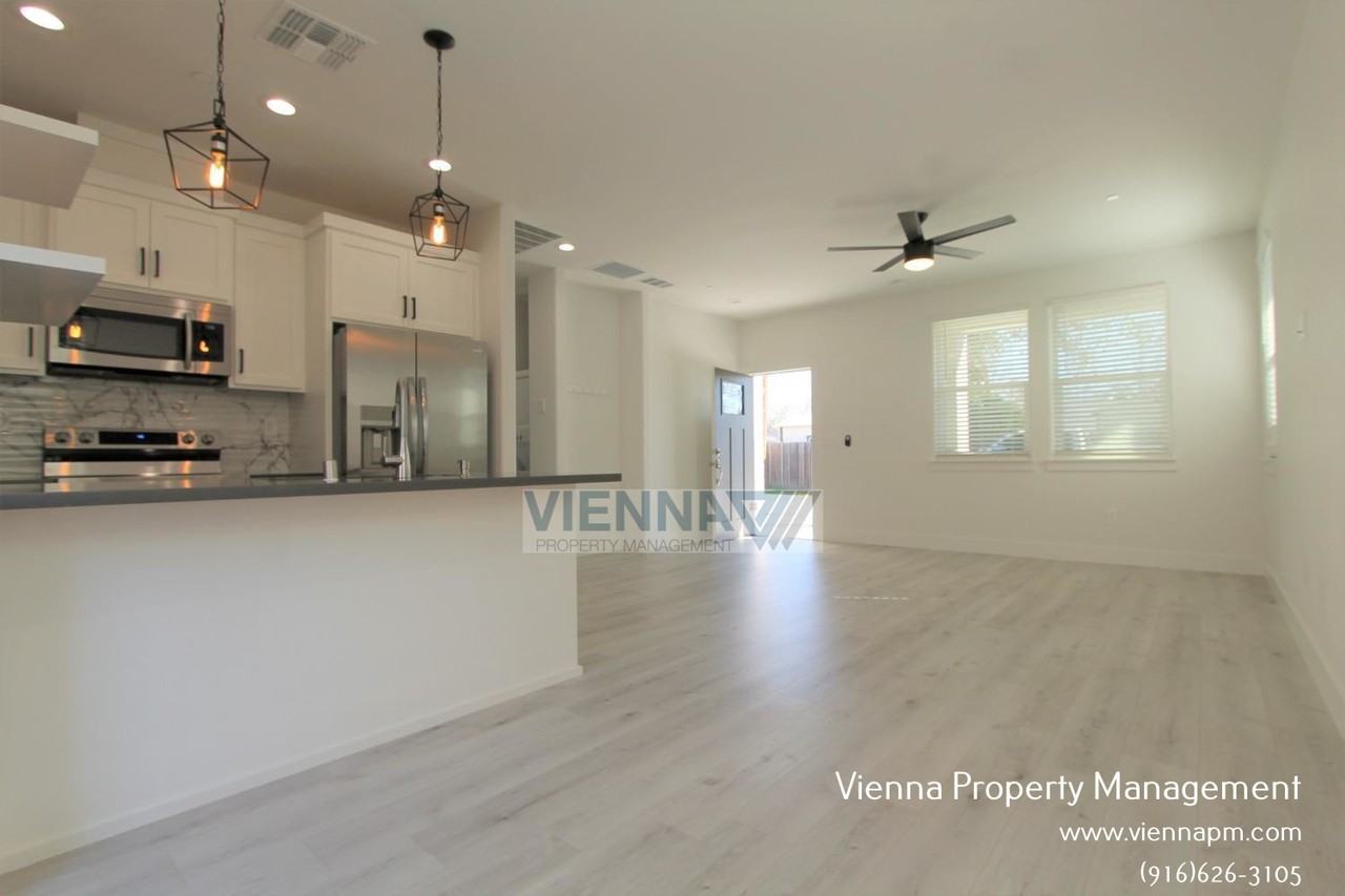 208 Manzanita Ave - Photo 4 of 10