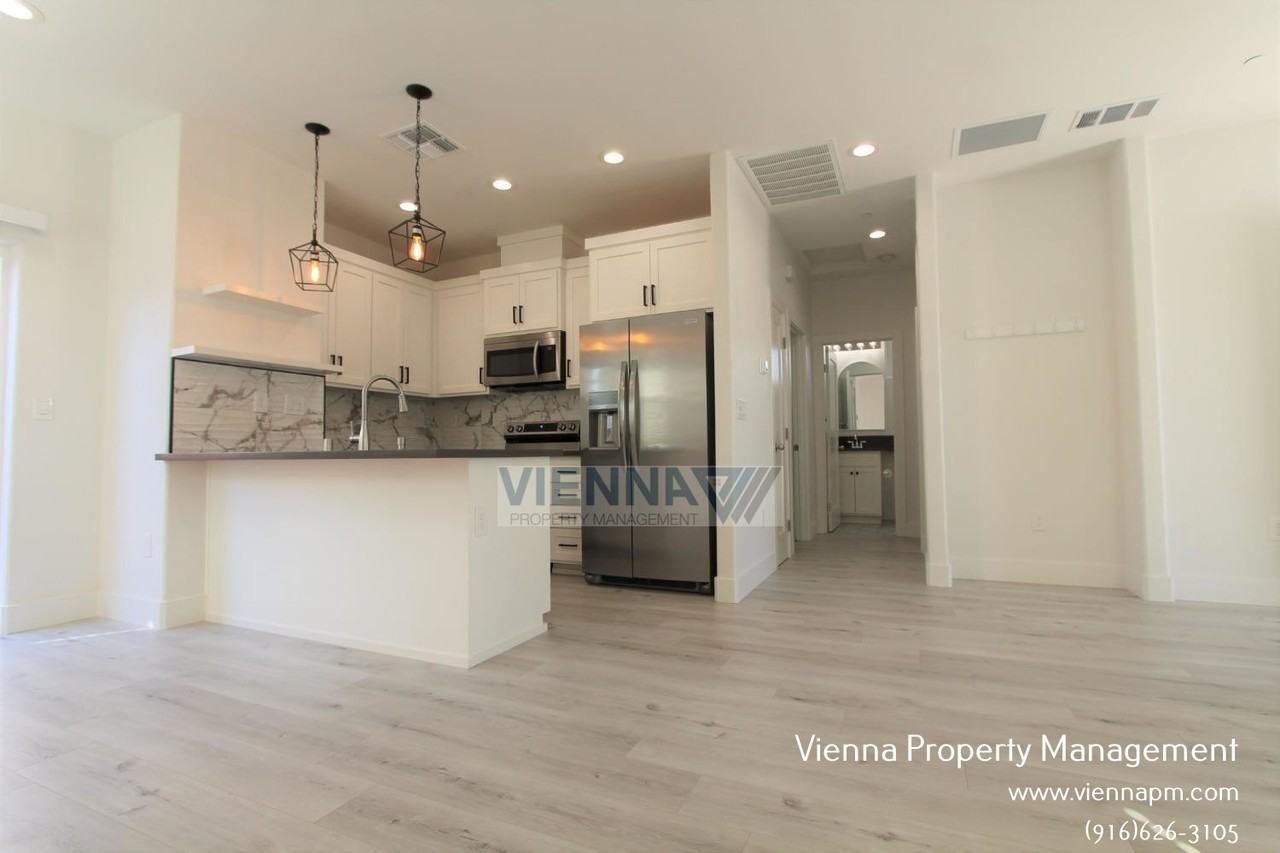 208 Manzanita Ave - Photo 5 of 10