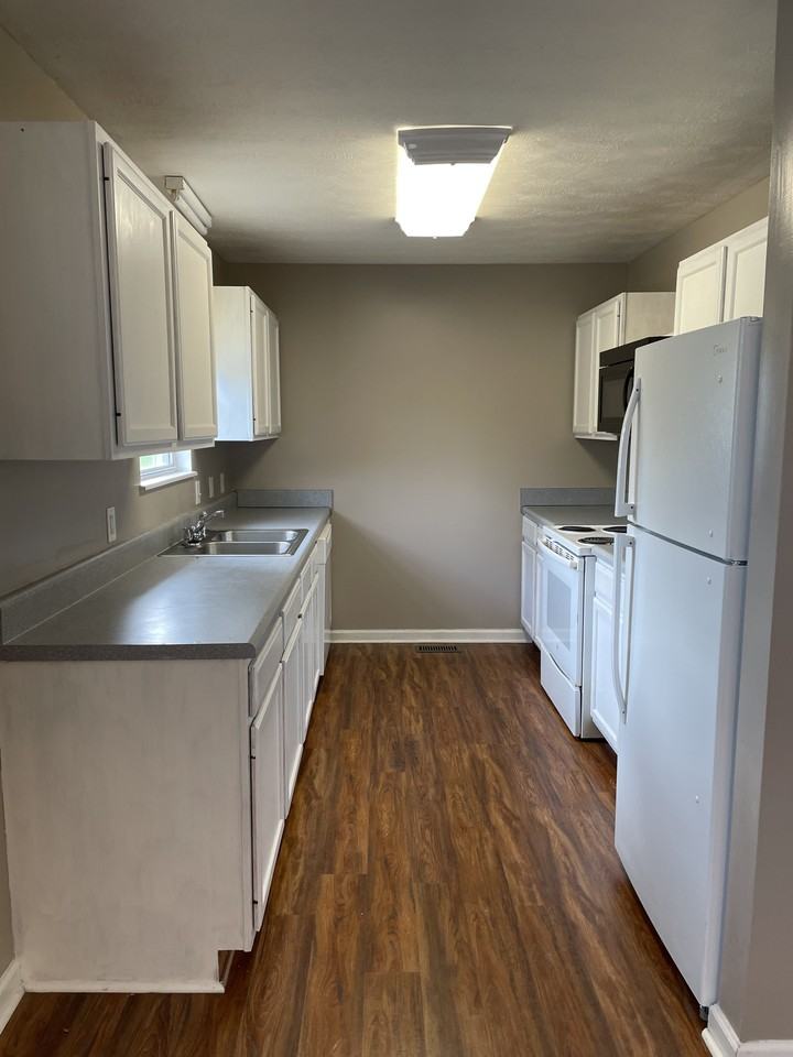 1029 Falling Water Rd - Photo 3 of 16