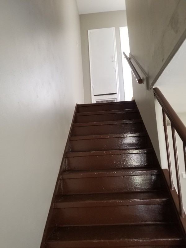 1911 S Parkway E - Photo 2 of 6