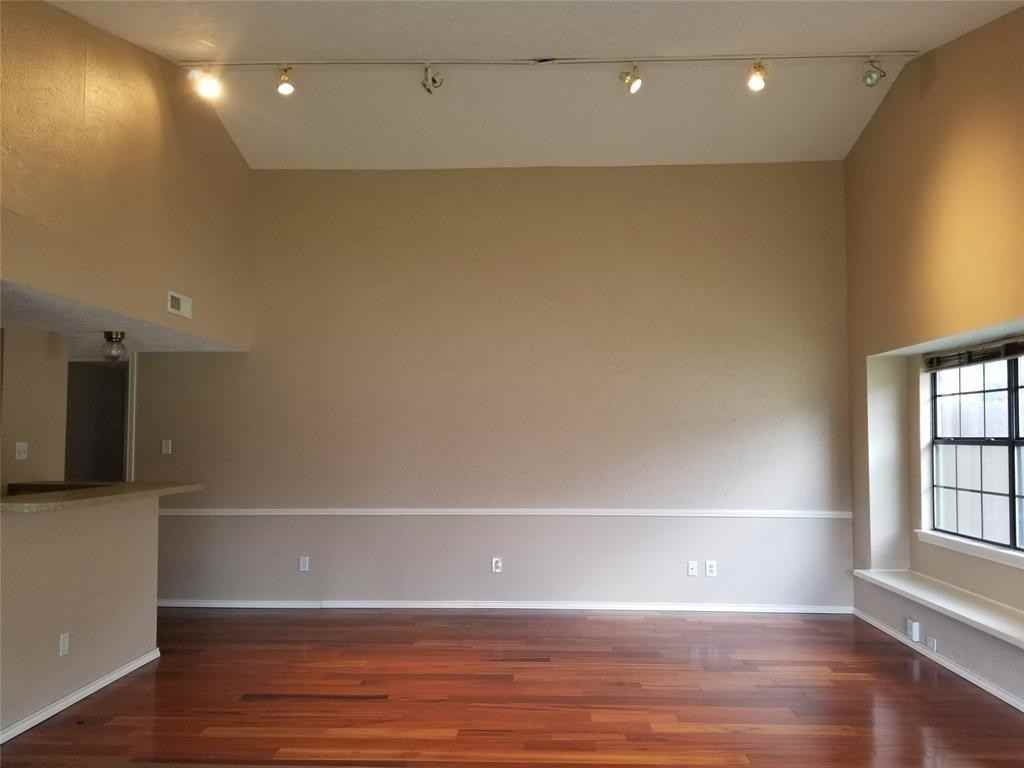 1305 Clearview Dr - Photo 3 of 16