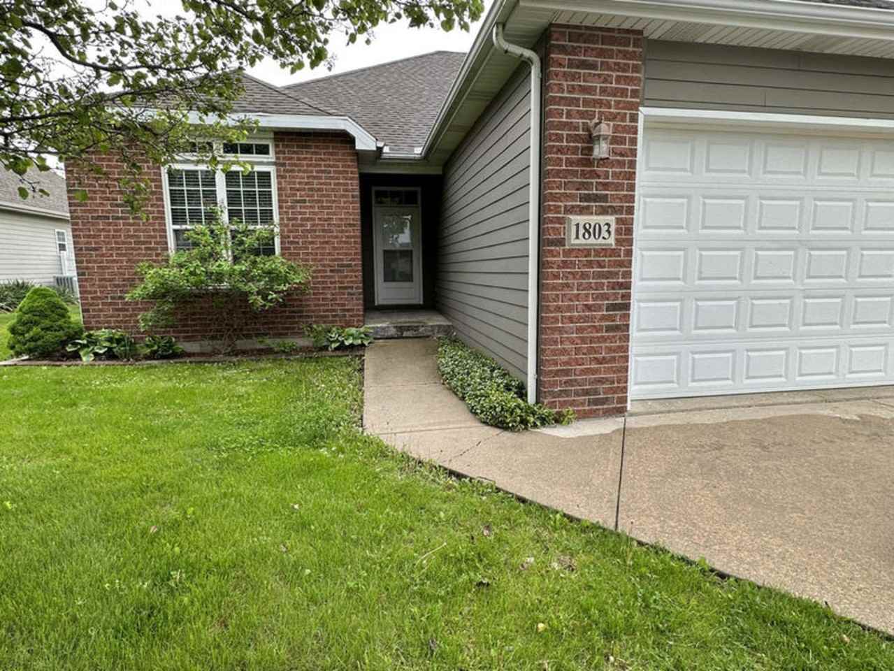 1803 Periwinkle Dr, Morris, IL 60450 3 Bedroom Apartment for 1,800