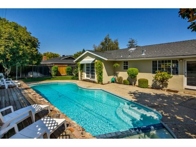 5039 Elester Drive - Photo 2 of 8