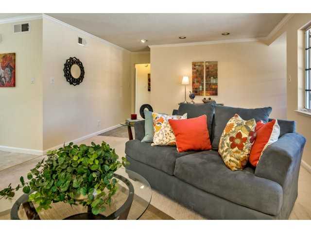 5039 Elester Drive - Photo 3 of 8