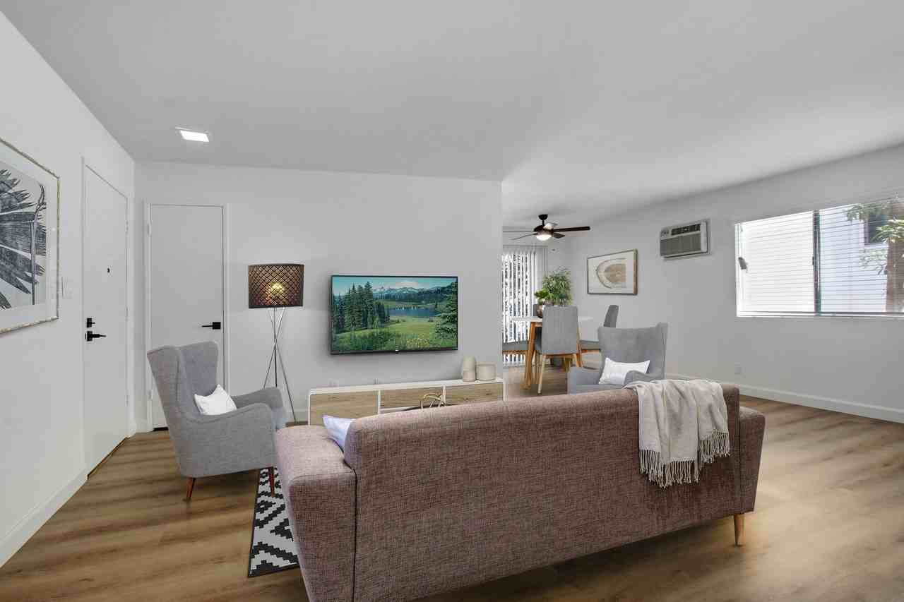 The French Quarter Cottage - Photo 4 of 19