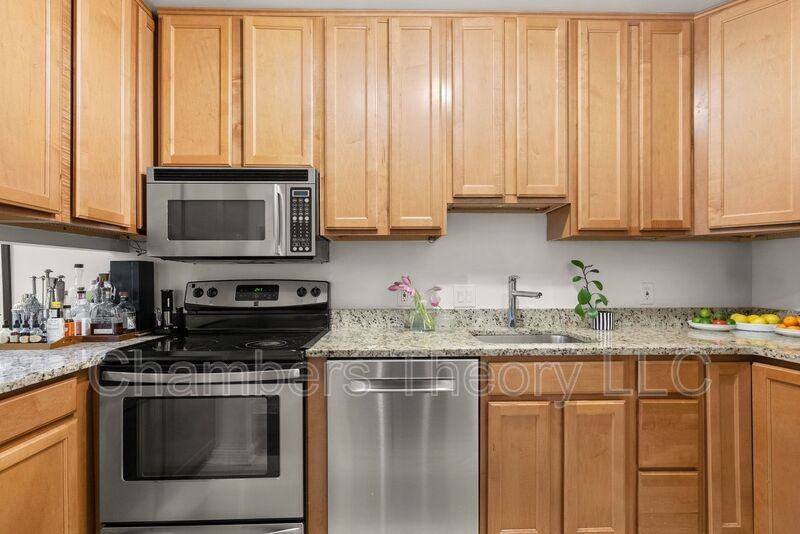 1651 Lamont St Nw #2E - Photo 7 of 25