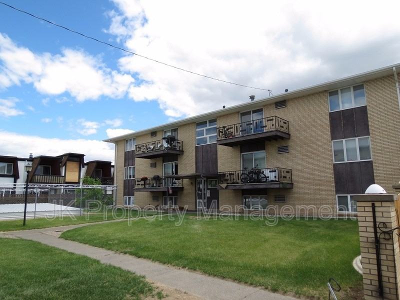 1401 2b St S #15 - Photo 2 of 18