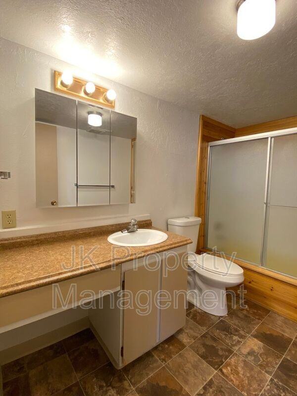 1401 2b St S #15 - Photo 7 of 18