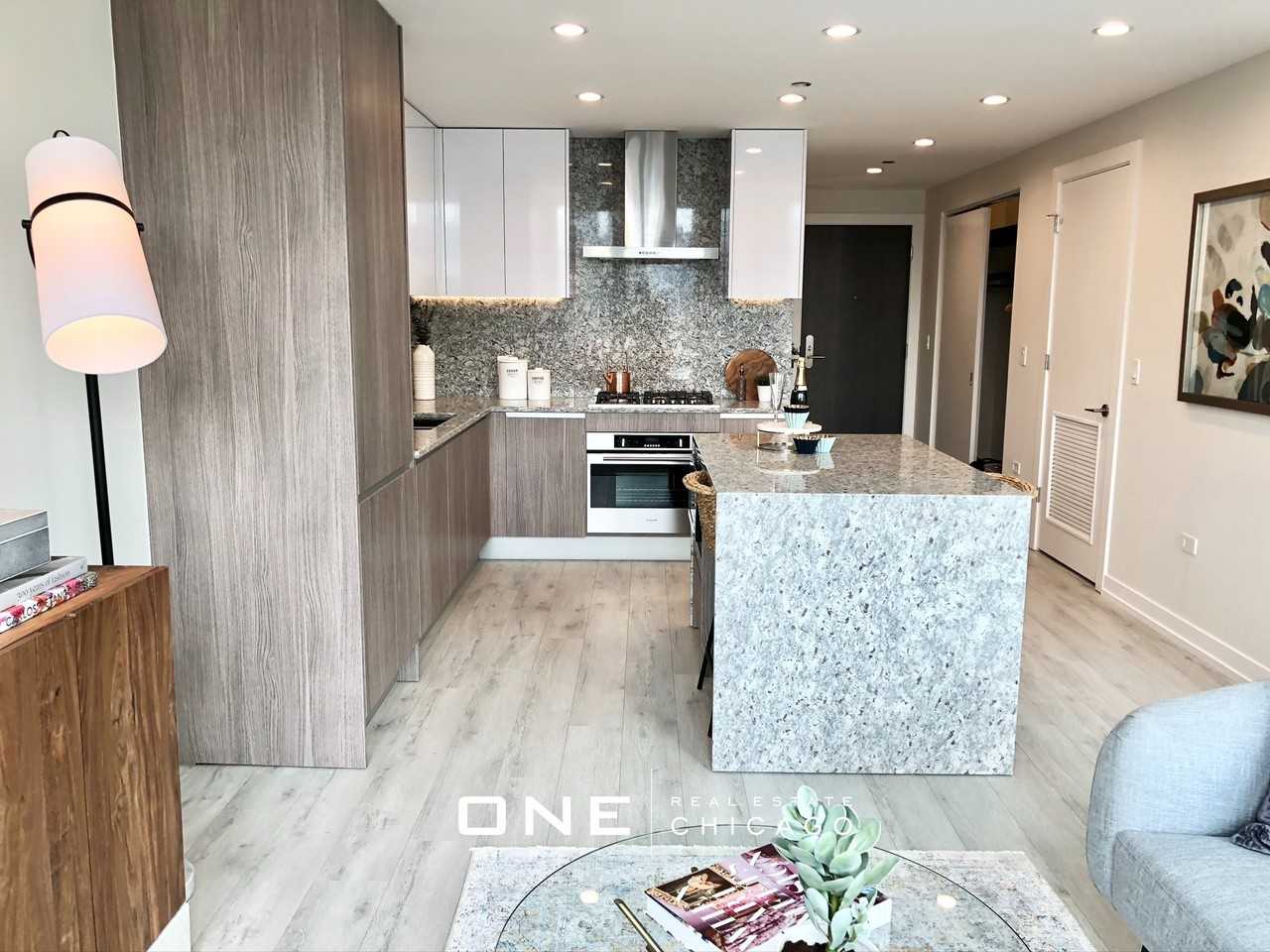 N Wells St #4 - Photo 2 of 14