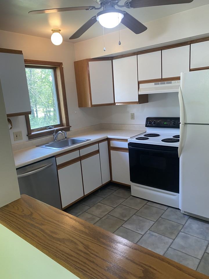 26 Van Slyke Ave - Photo 3 of 12