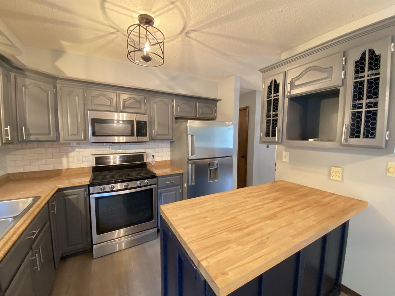 205 9th St Ne #1 - Photo 2 of 27