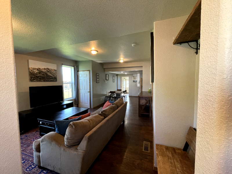 1317 Montana Ave - Photo 2 of 12