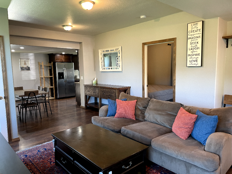 1317 Montana Ave - Photo 3 of 12