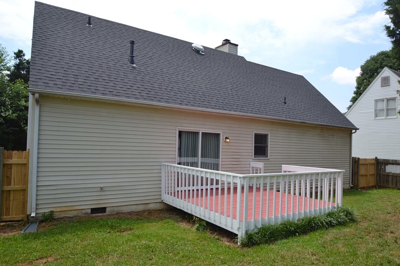 1716 Carriage Cove Ln - Photo 3 of 14