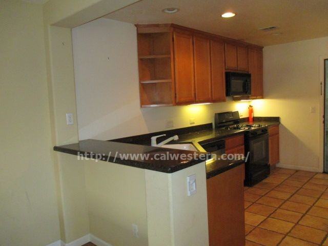 3156 Silverland Dr - Photo 2 of 13