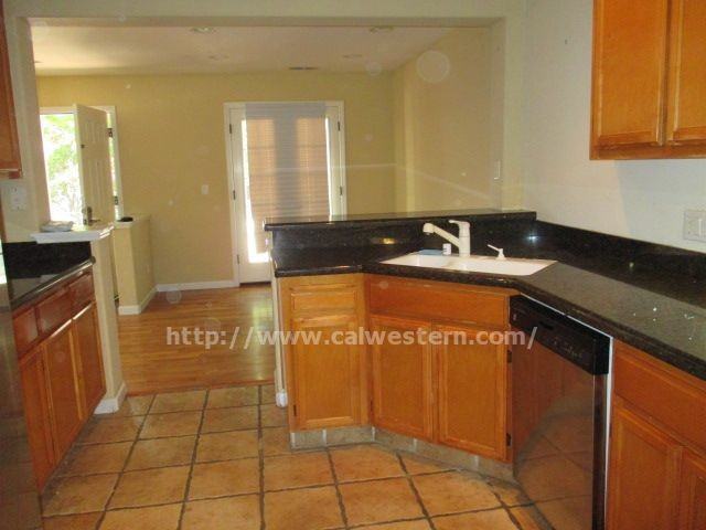 3156 Silverland Dr - Photo 3 of 13