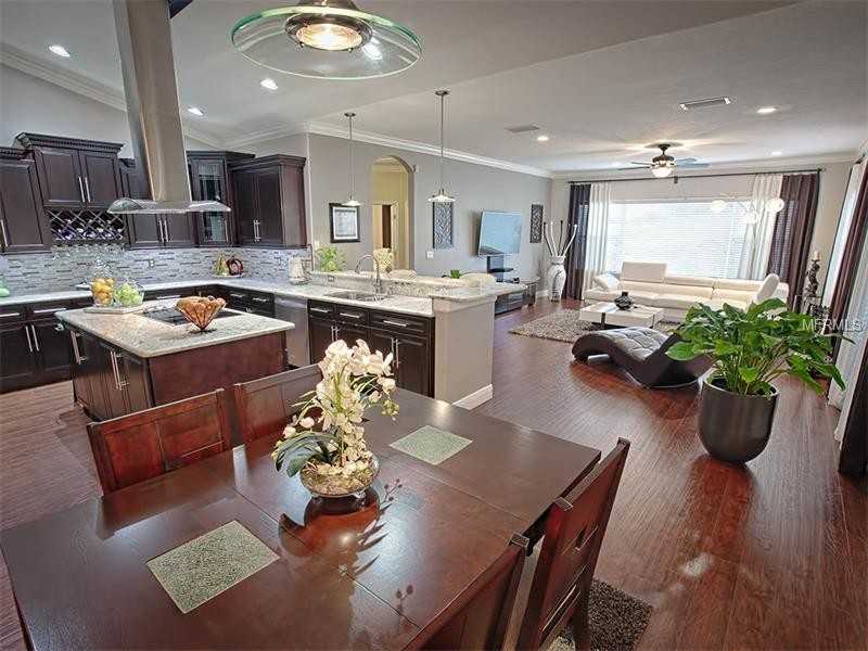 16512 Spring Lake Dr - Photo 3 of 15