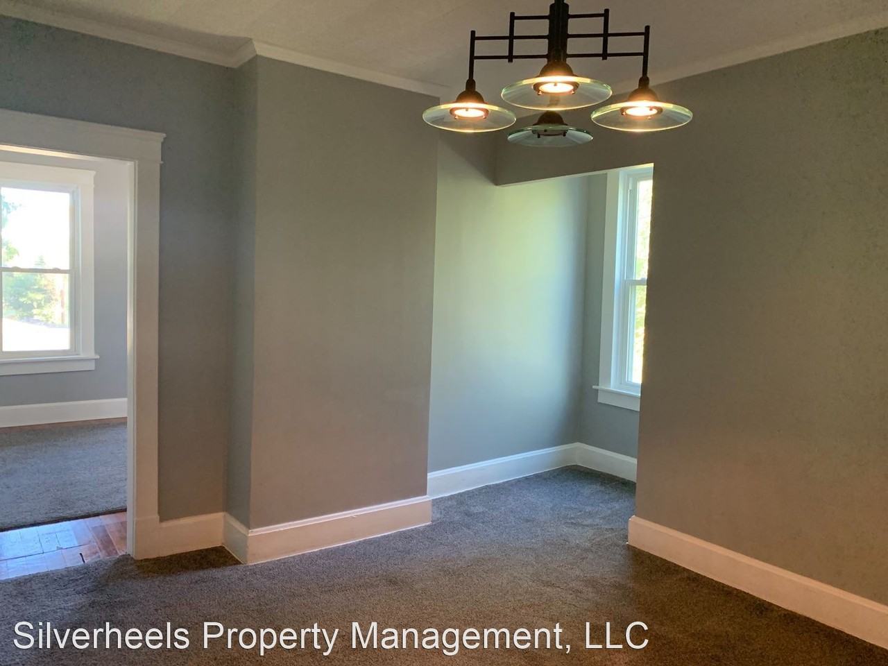 123 Sunset Dr - Photo 2 of 16