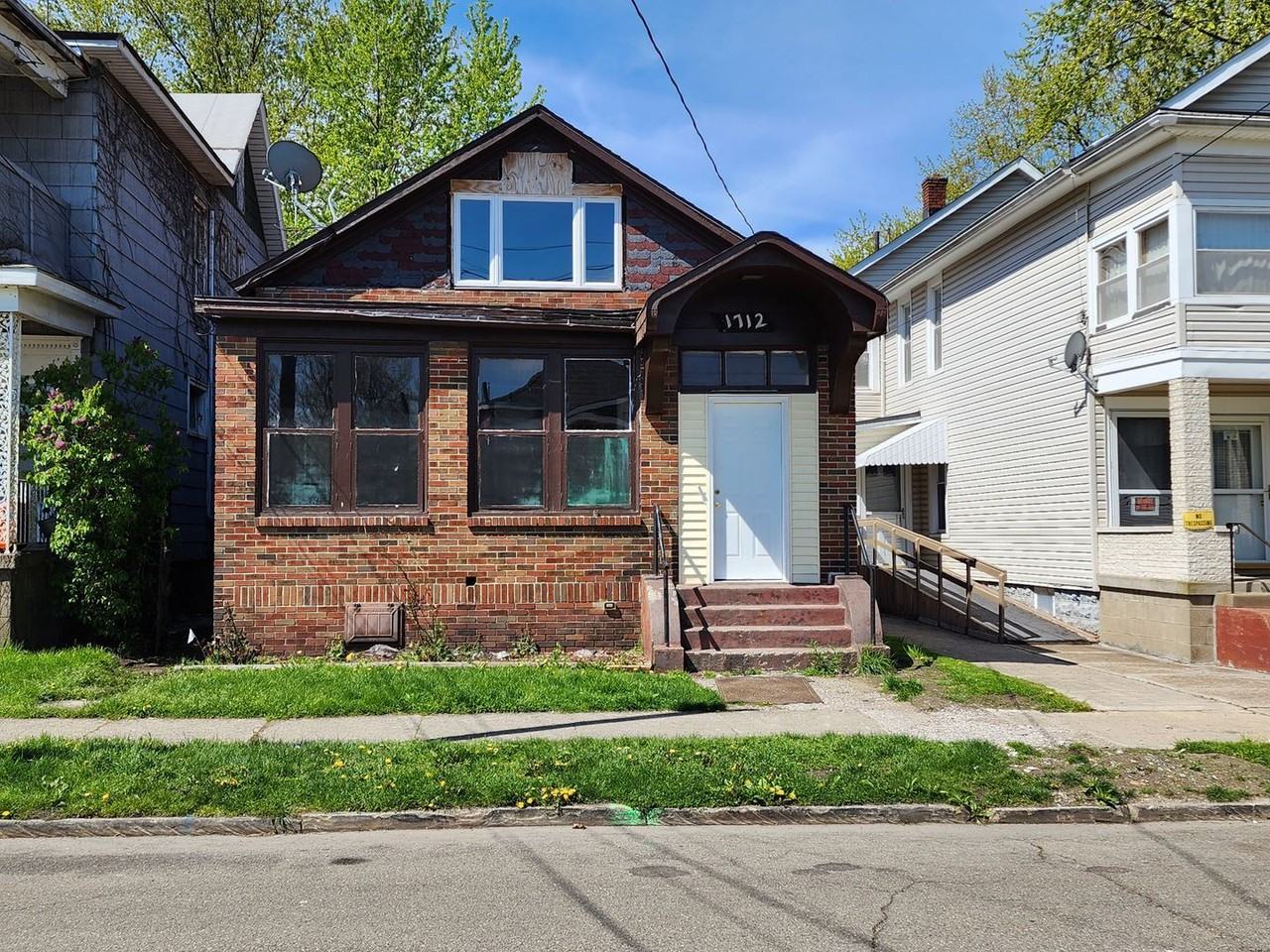 1712 Chestnut St - Photo 2 of 17