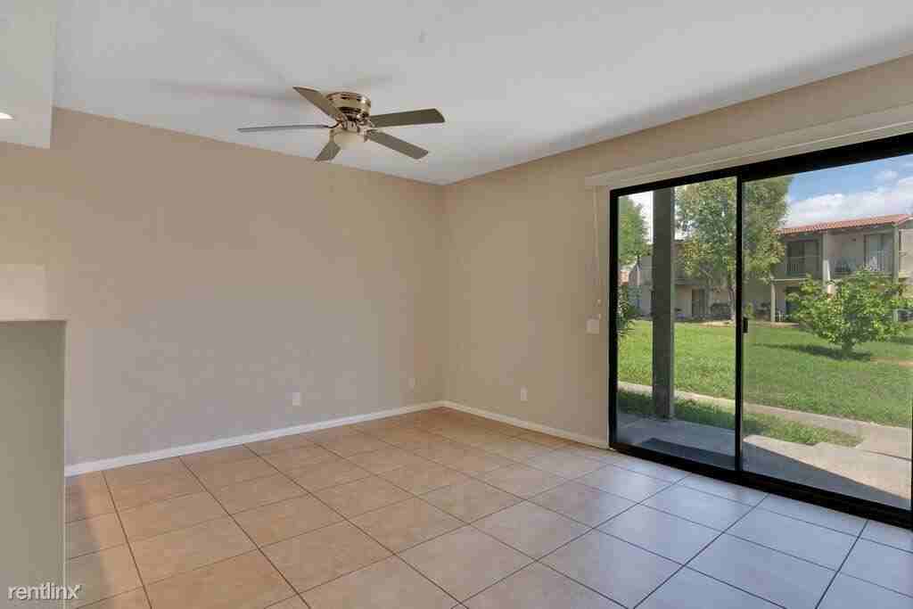 98 Lakeview Cir - Photo 3 of 6