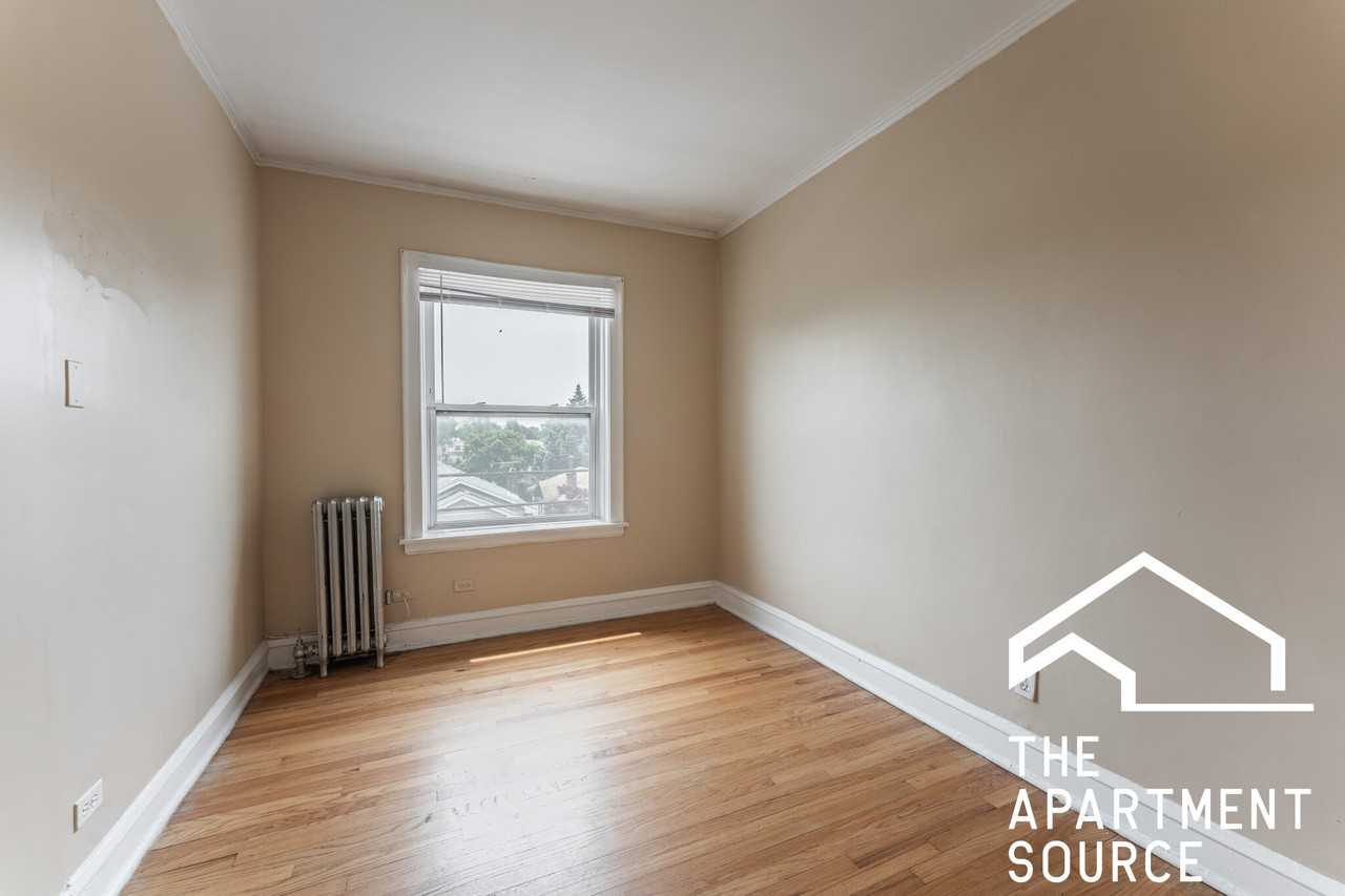 2801 N Keating Ave #301 - Photo 5 of 7