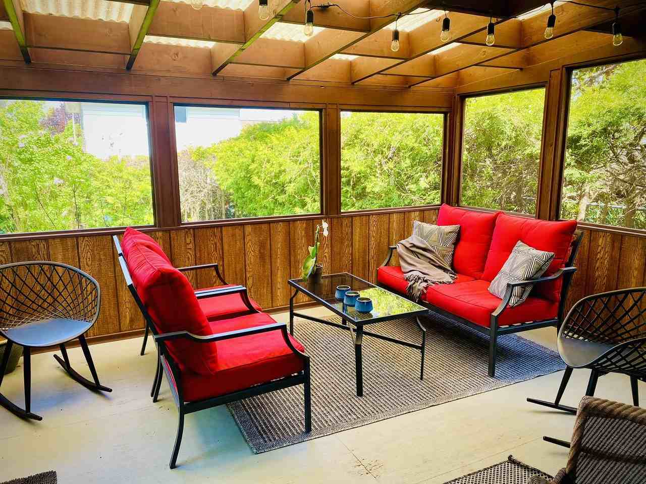 1345 Fontenay Crescent - Photo 3 of 20