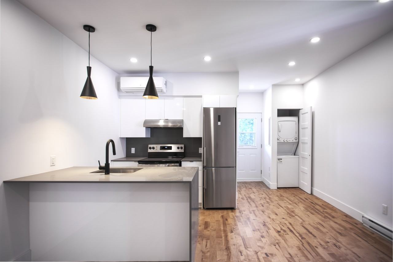 1476 Avenue Letourneux #1478 - Photo 2 of 15