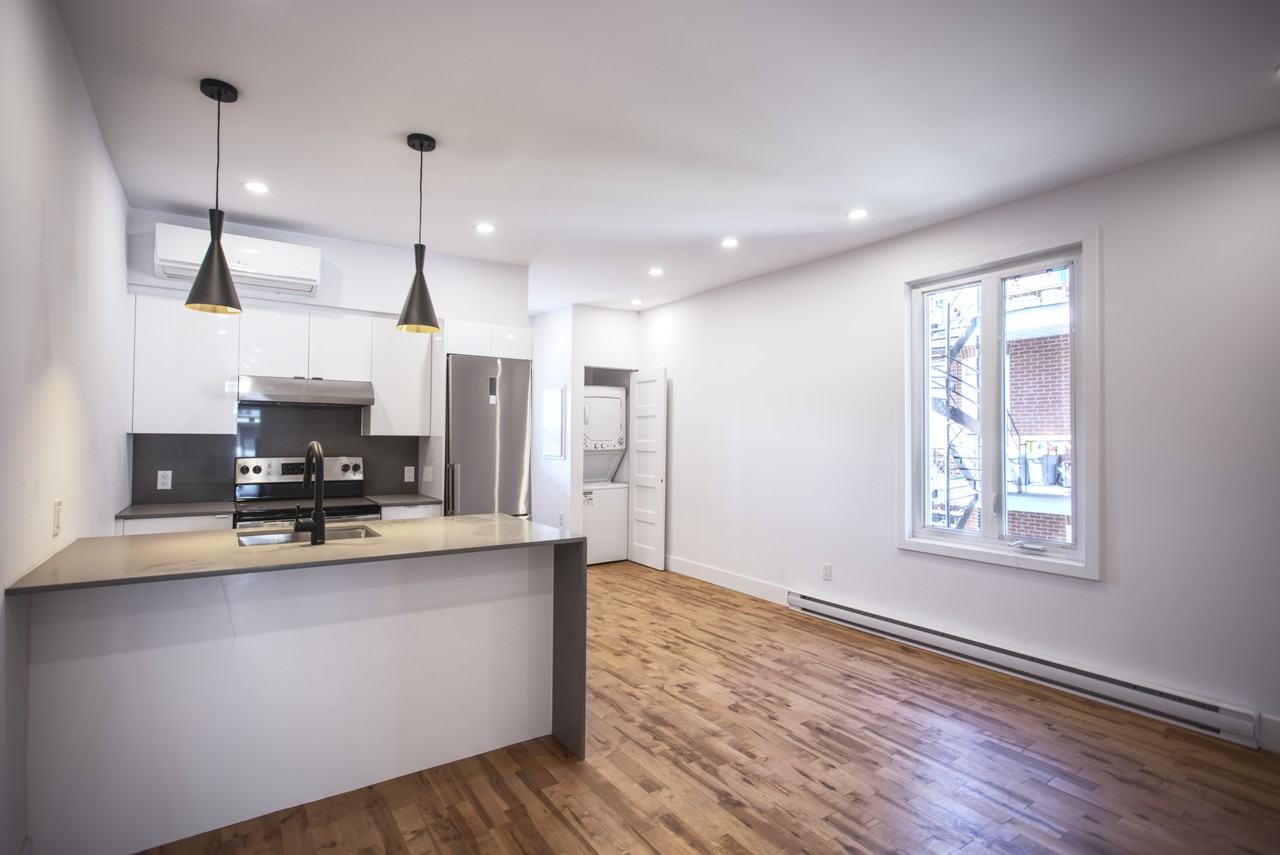 1476 Avenue Letourneux #1478 - Photo 3 of 15