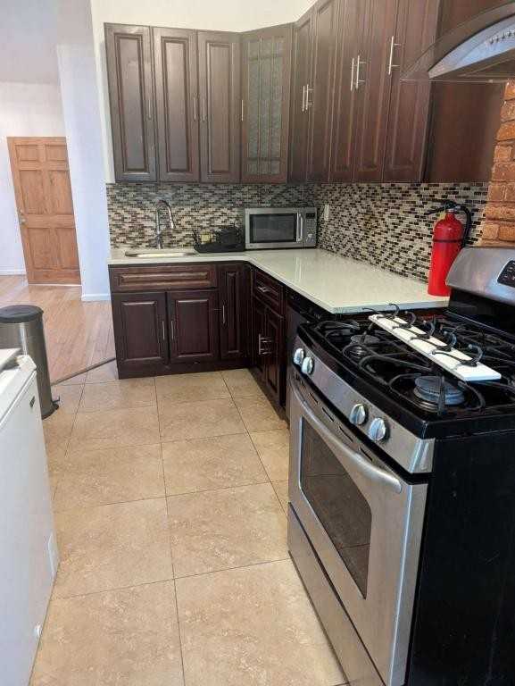 1522 Bergen St - Photo 6 of 18