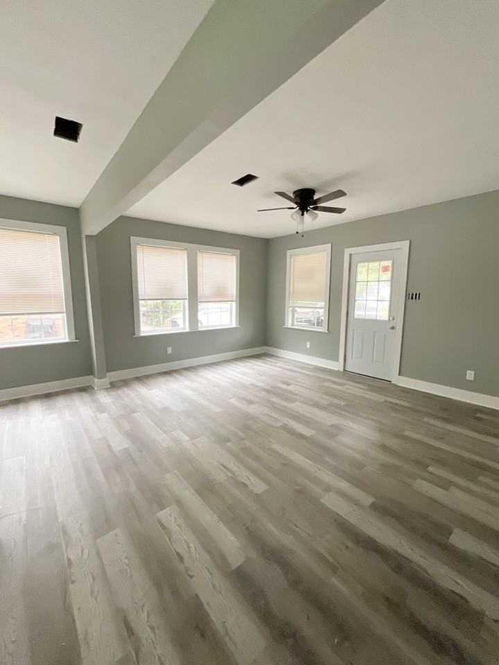 3222 Laurel St - Photo 4 of 12